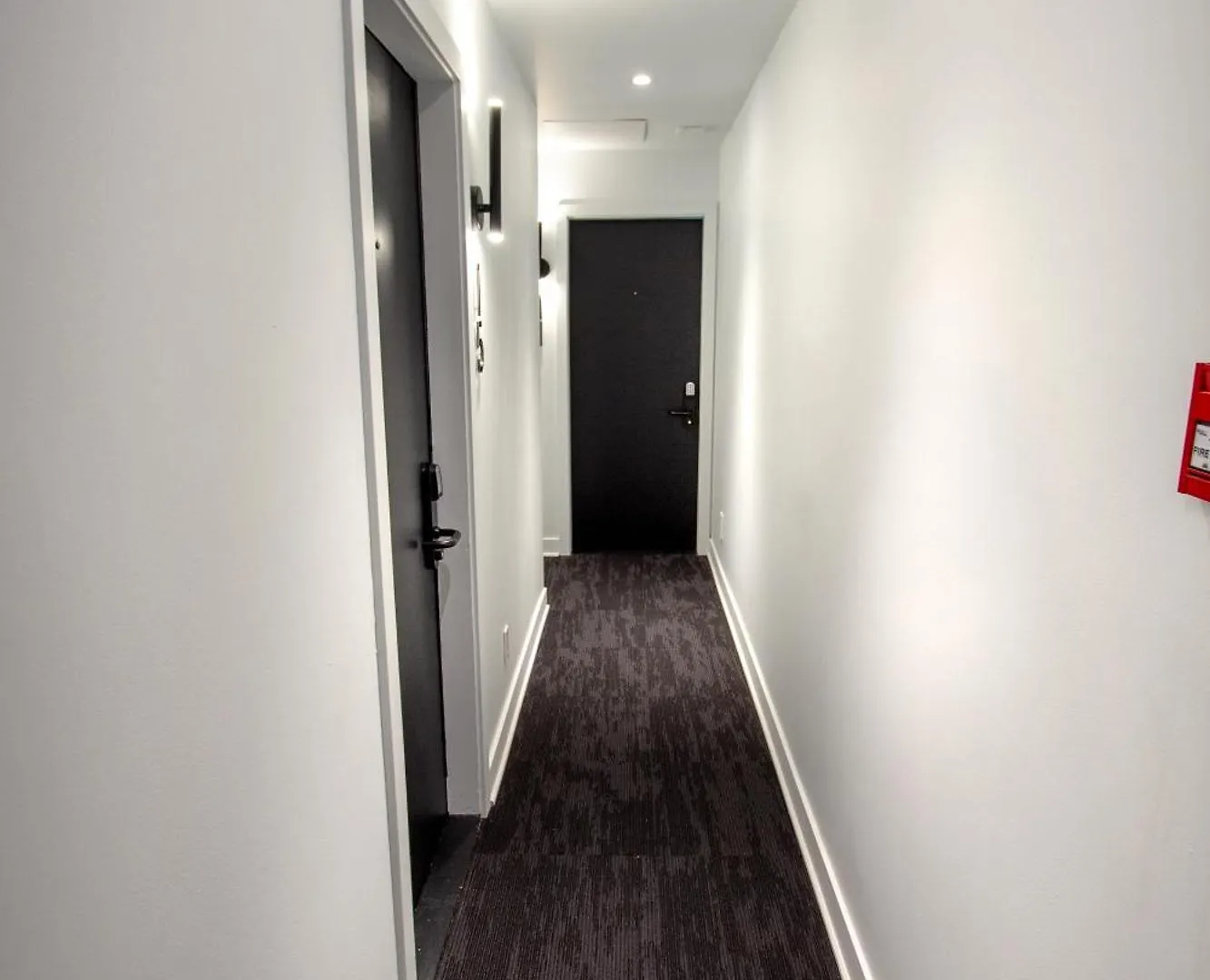 Studio #9 - Self Check-In - Plateau - St-Denis Montreal
